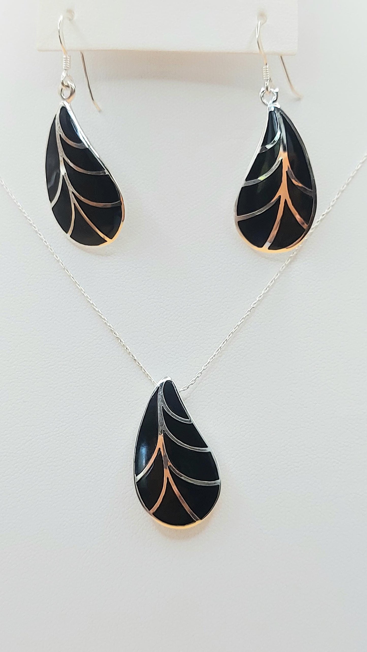 Silver Handmade Inlay Pendant/Earring Set Semi Precious Black Onyx- Black Leaf